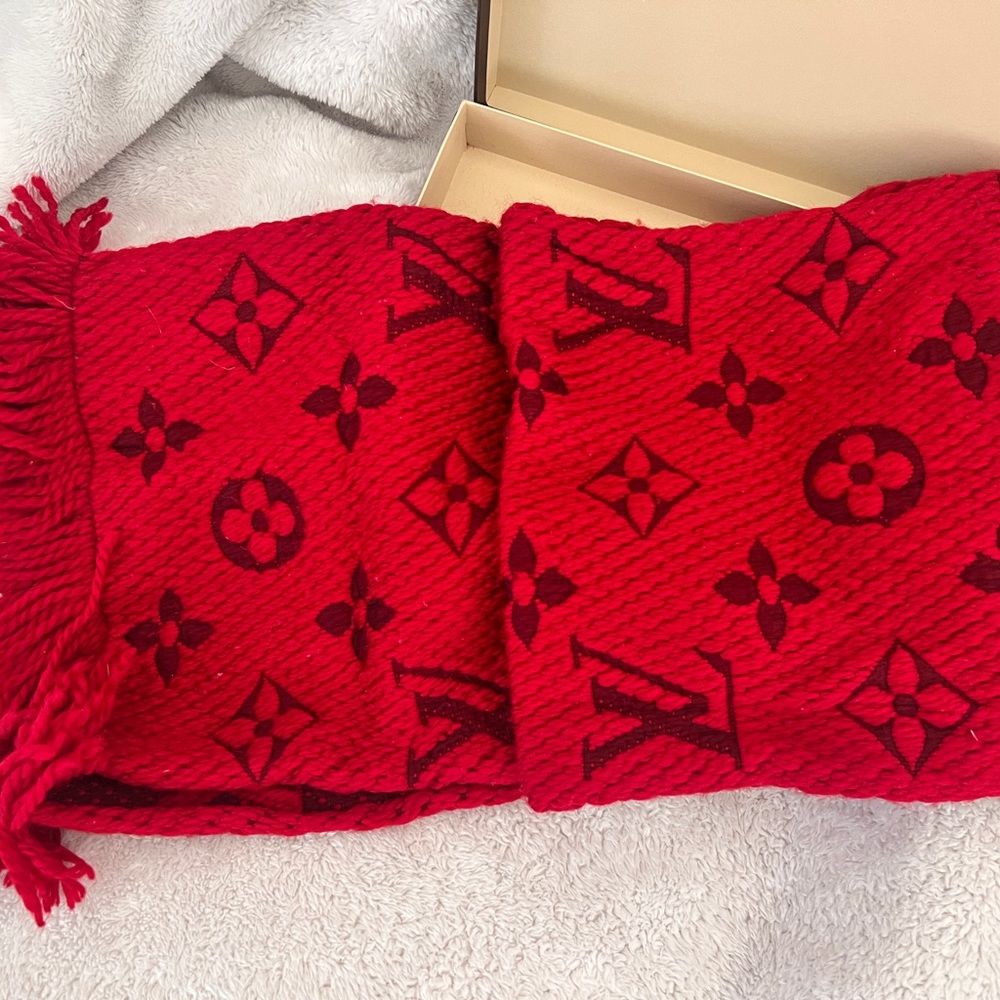 Louis Vuitton scarf